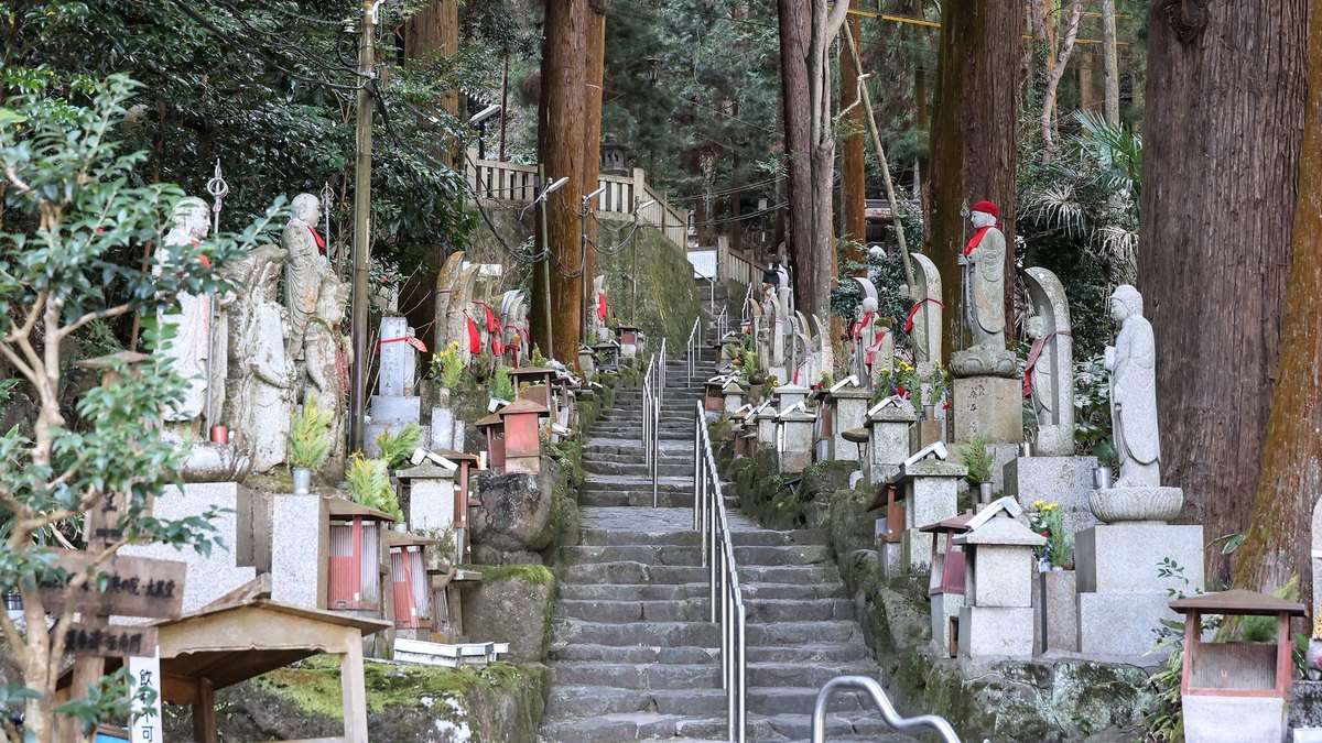 生駒・宝山寺の風景