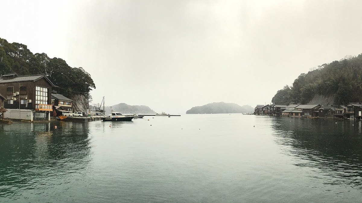 伊根の舟屋の風景